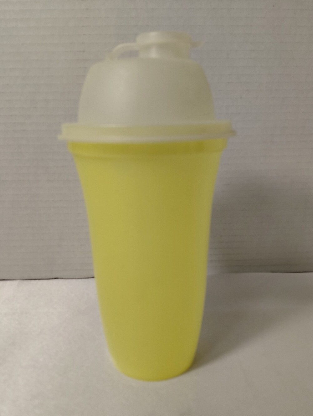Tupperware Yellow Drink Mixer Or Gravy Maker